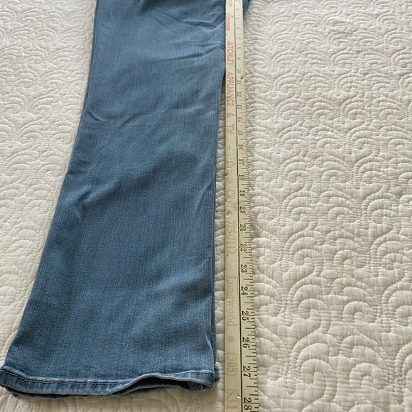 Denizen from Levi’s High Rise Straight Minimalist Normcore Jeans Size 8S - Picture 11 of 11